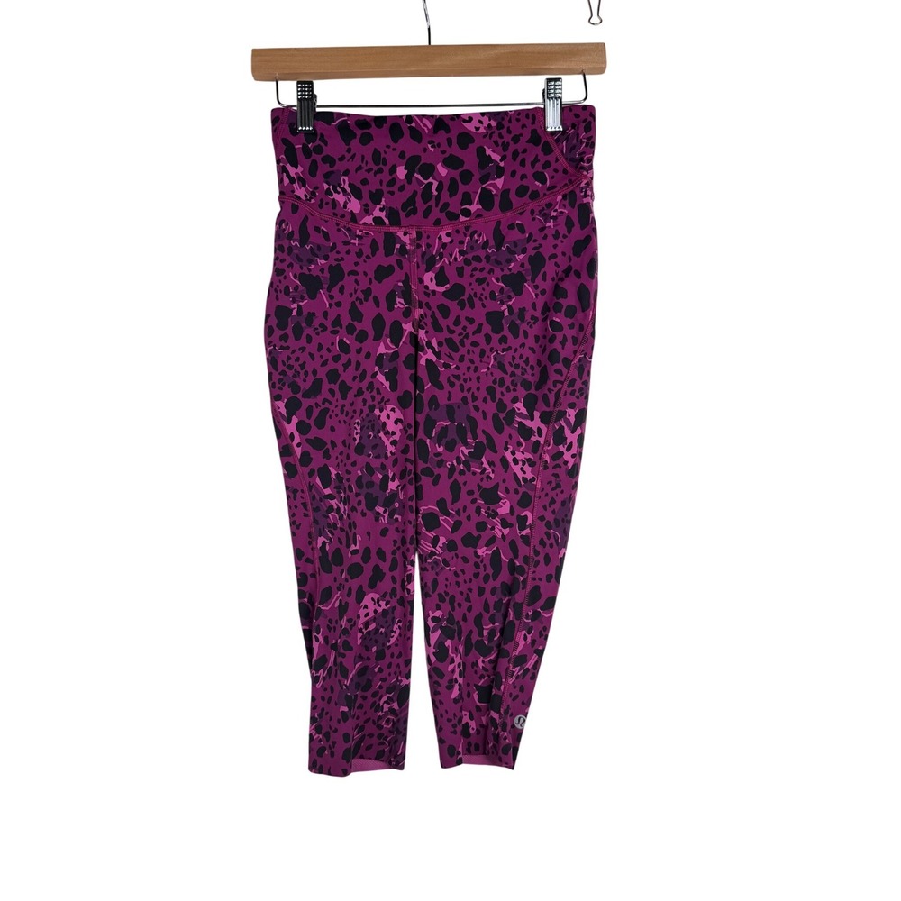 Lululemon Base‎ Pace Cropped Leggings size 6 Animal Print Pink/Black